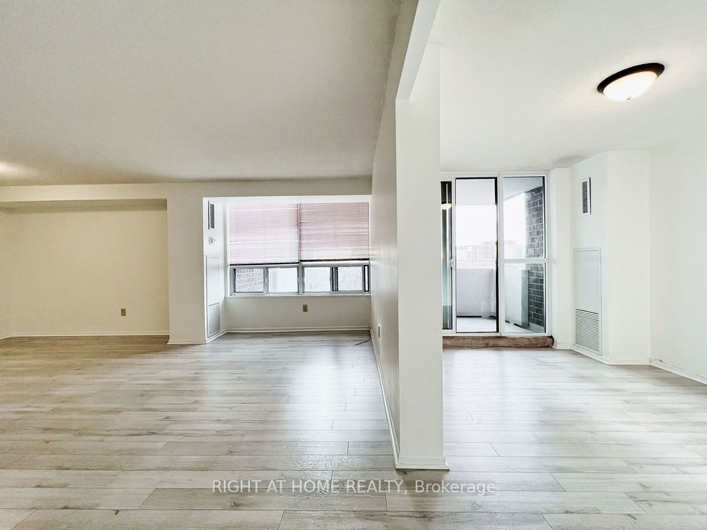 5 E Old Sheppard Ave 809