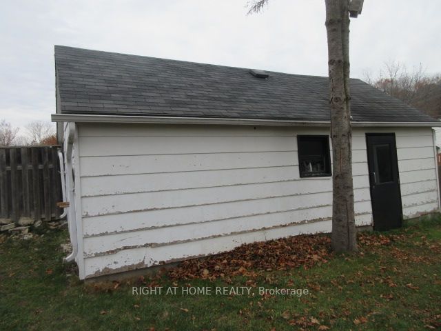 31 Garry St
