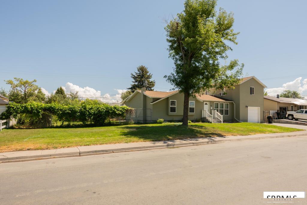 385 Berrett Avenue