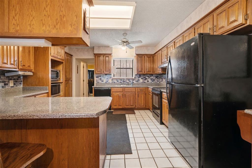 4315 Lakeshore Drive