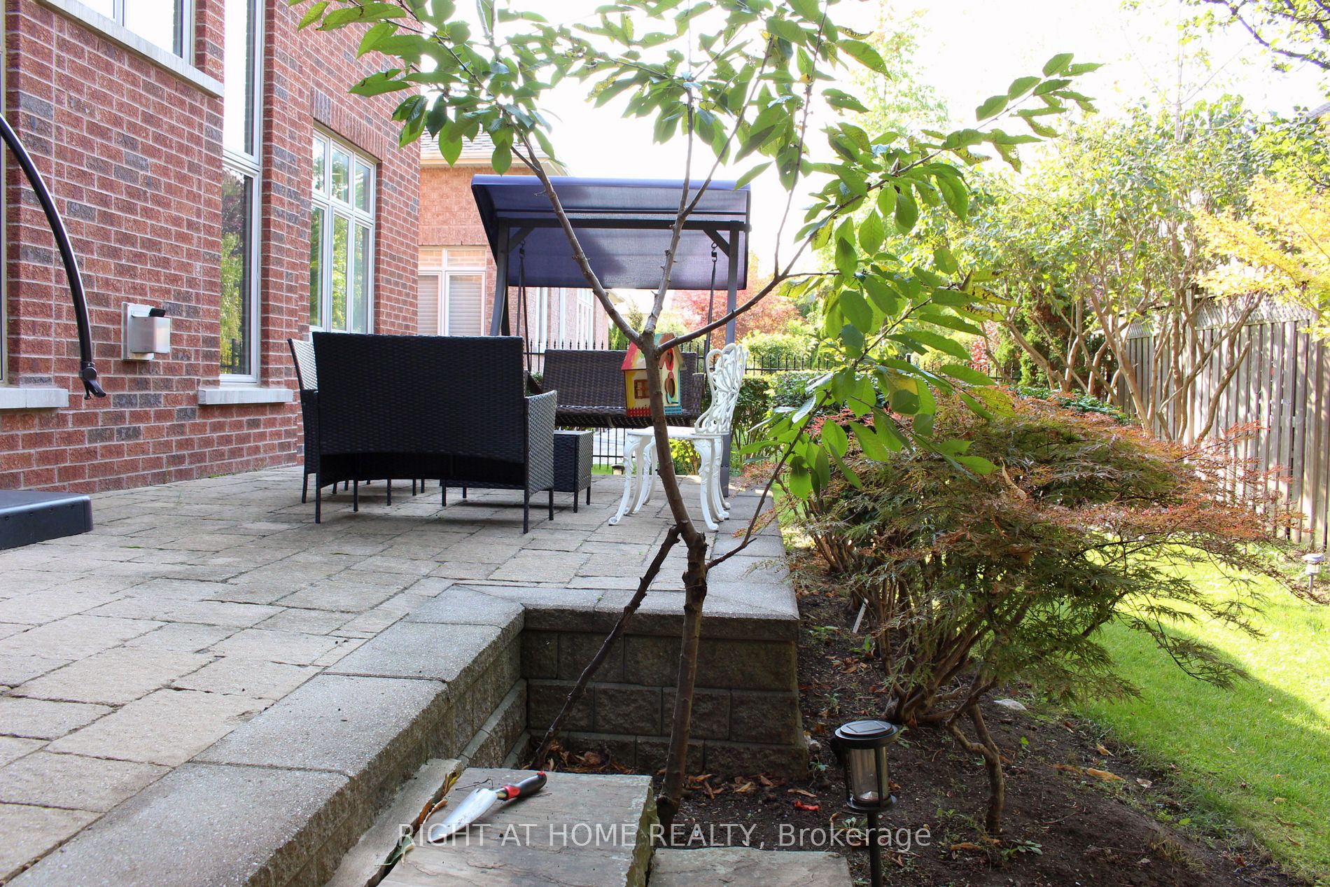 185 Cook's Mill Cres