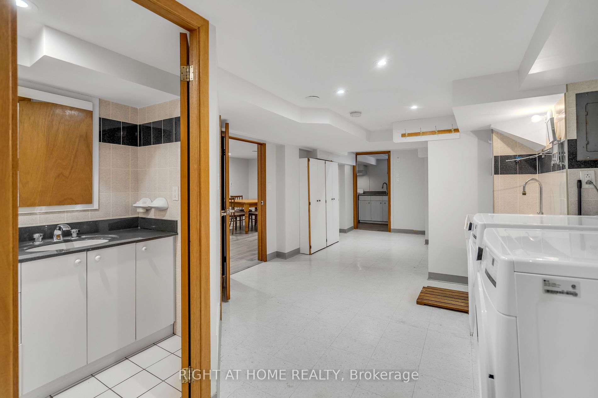 15 Grovedale Ave