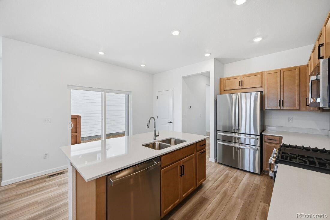 1185 Prospect Aly