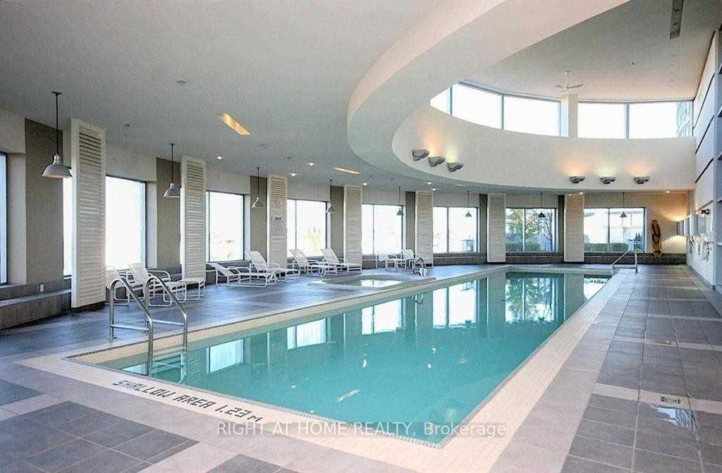 38 Lee Centre Dr Ph307