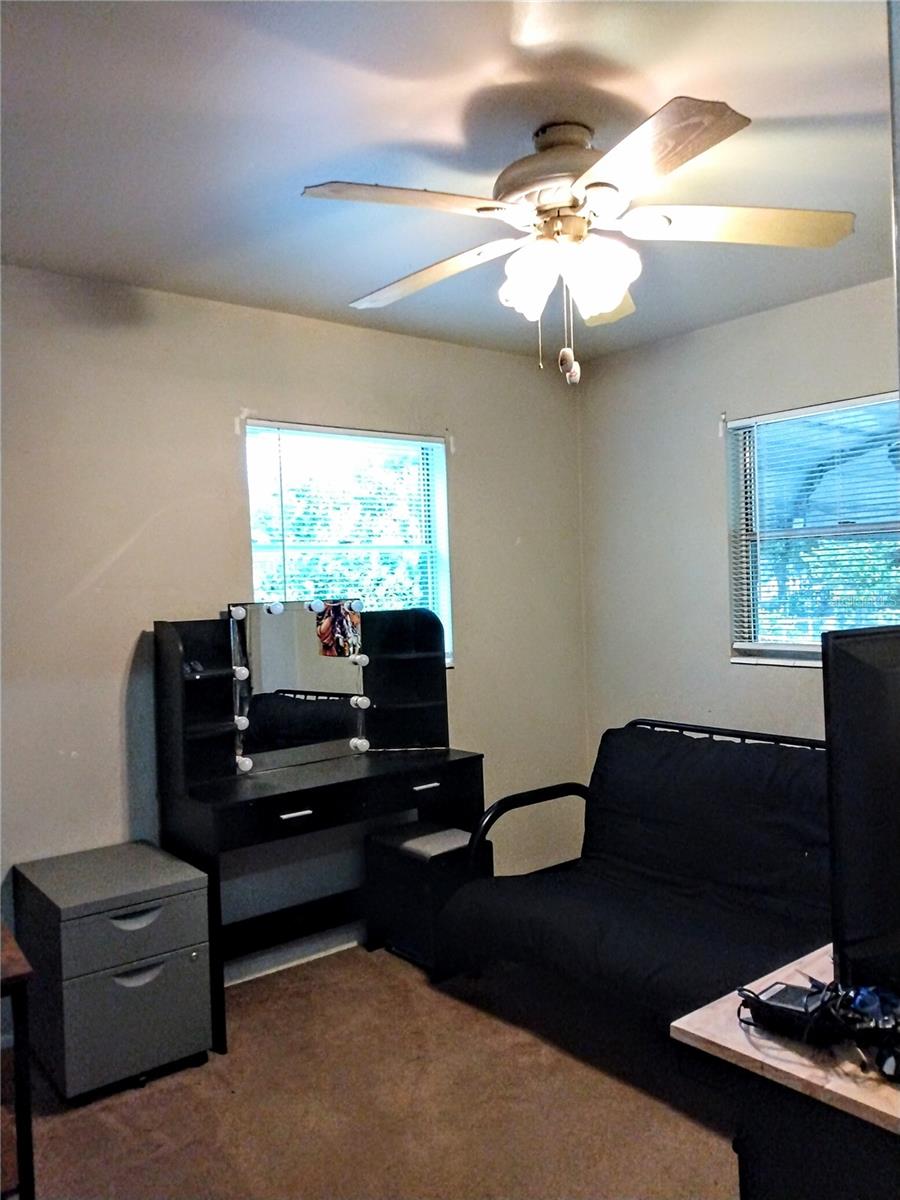 25 W Sandpiper Street