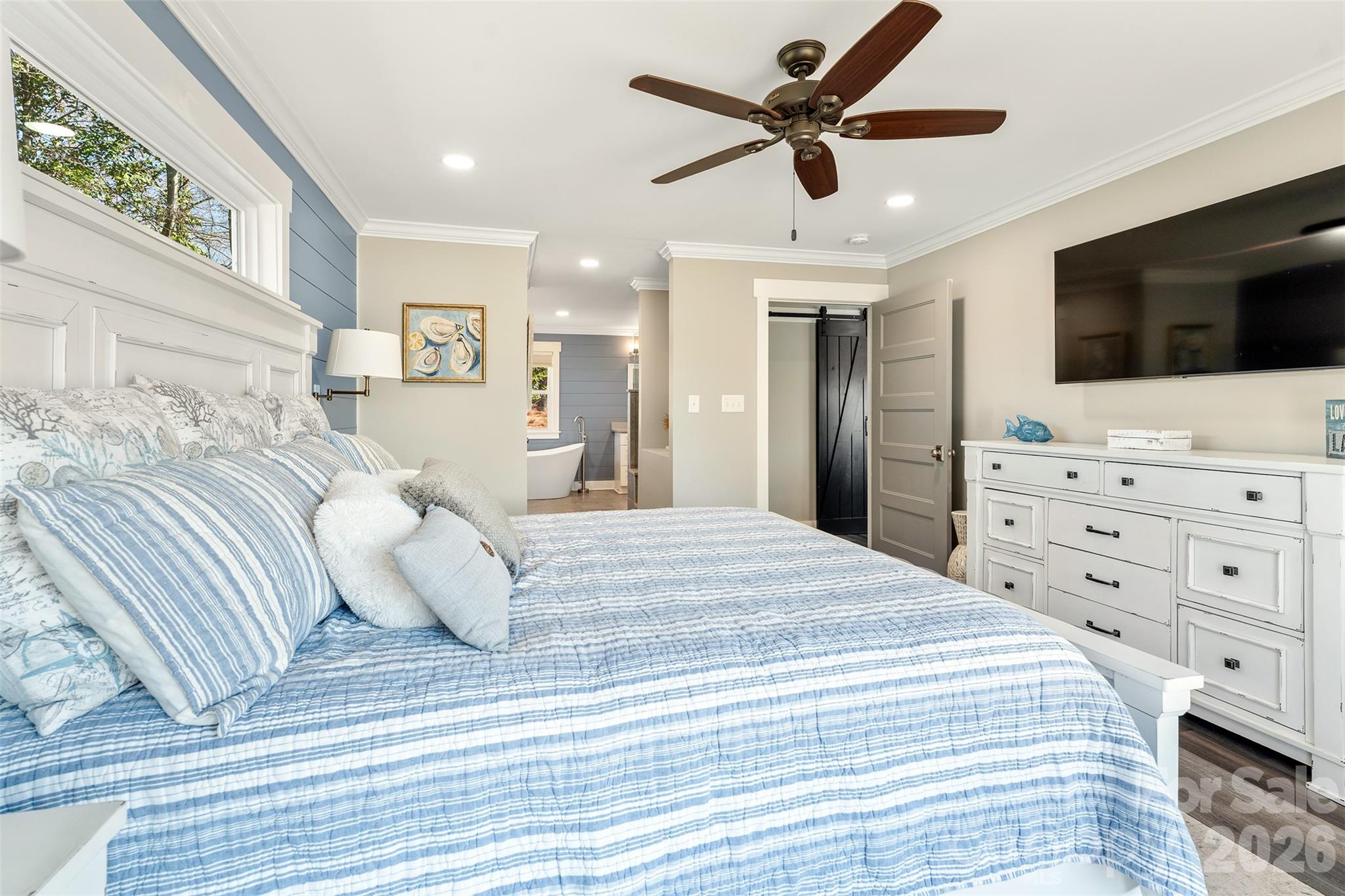 6852 Locke Drive