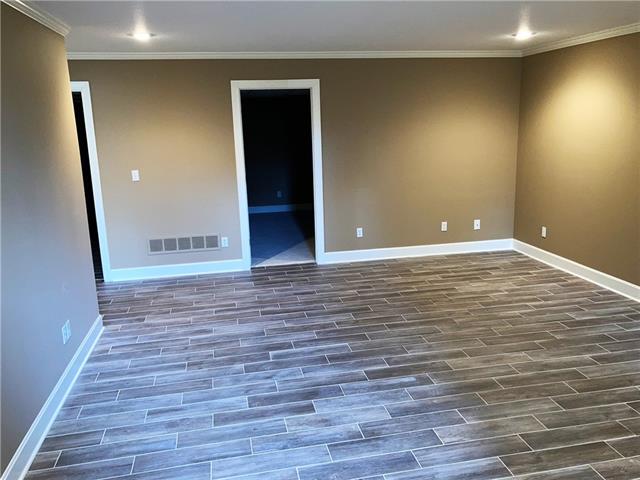 612 Carriage Court