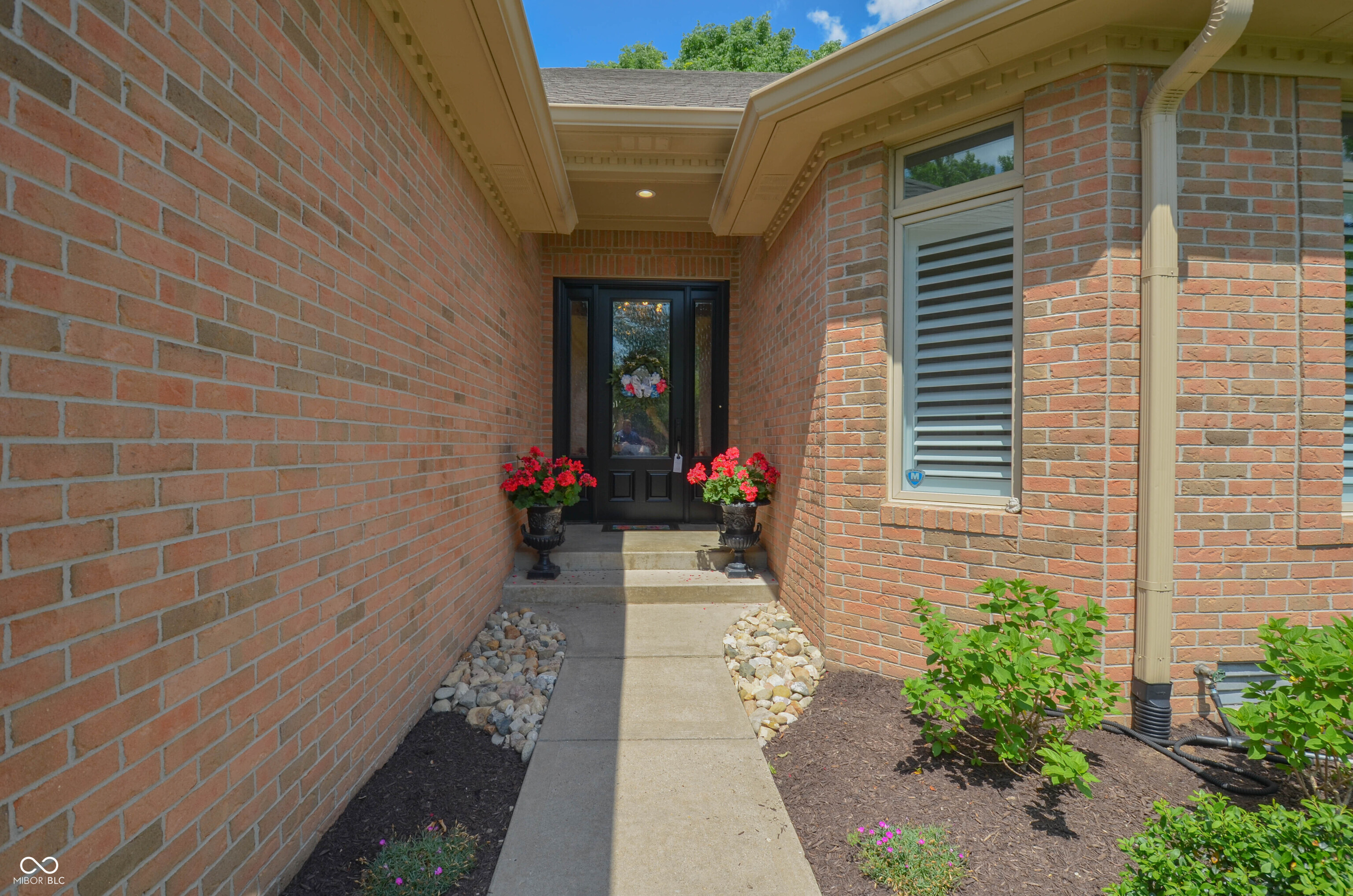 1738 Pathway Drive S