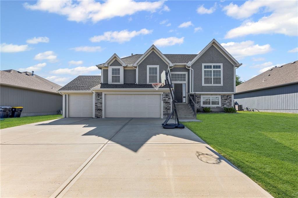 6720 N Cypress Avenue