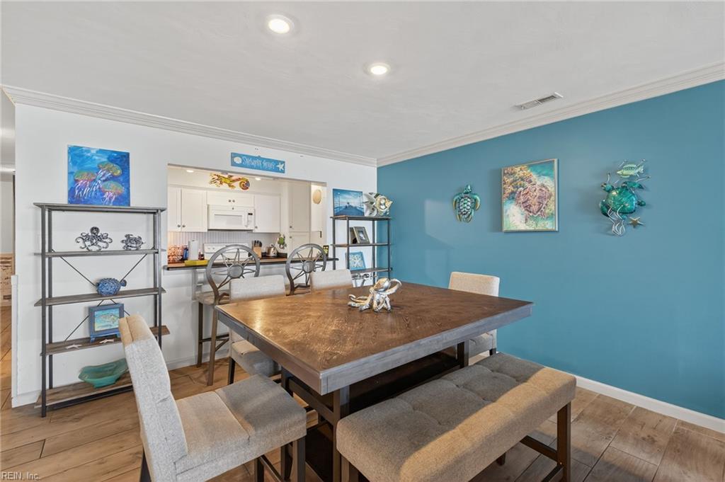 810 E Ocean View Avenue 201