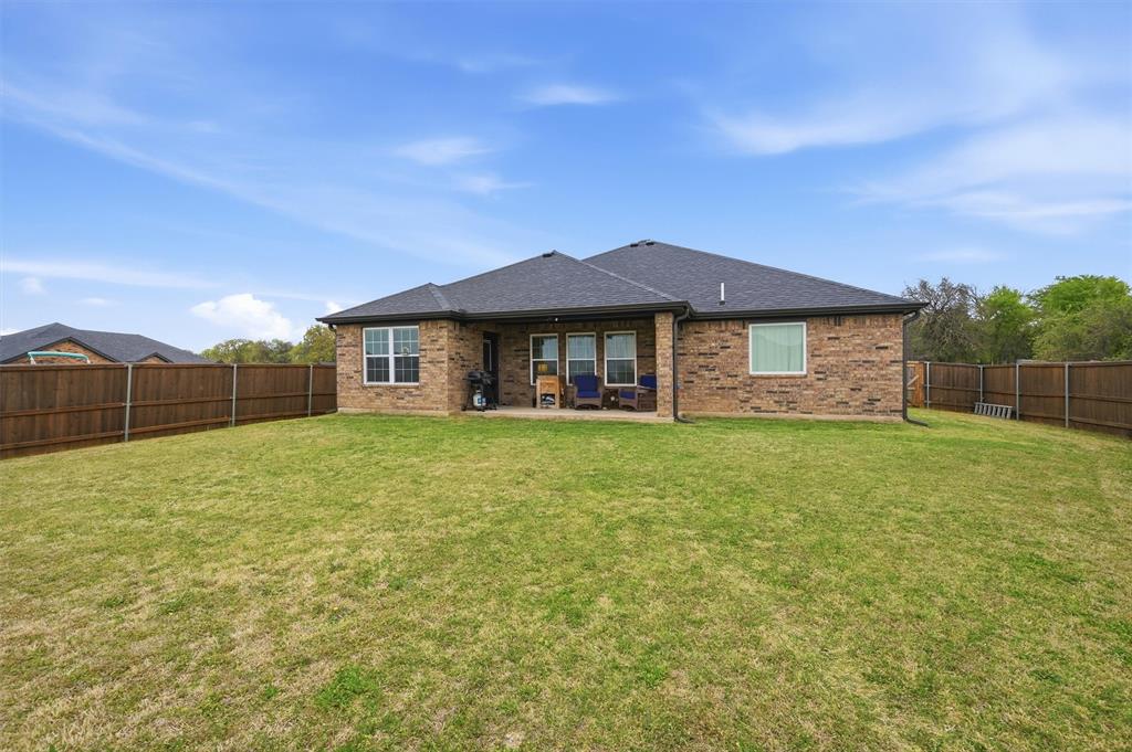 122 North Meadows