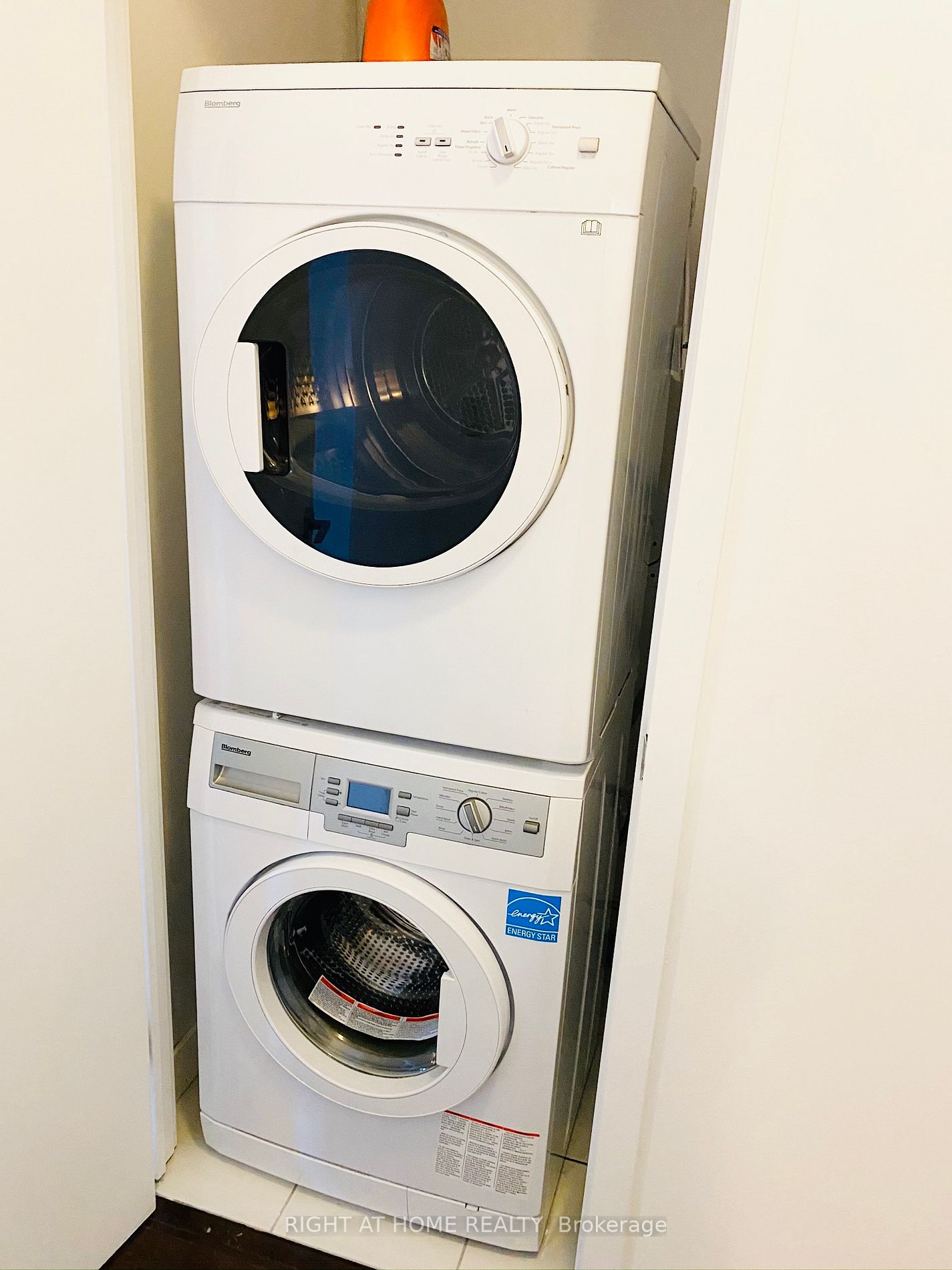 14 York St 4004