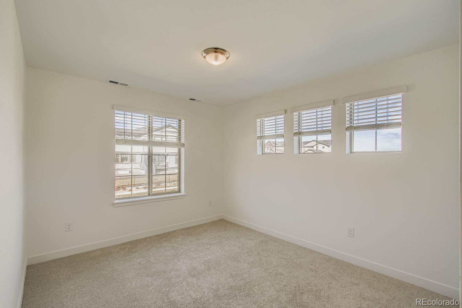 2946 S Quaker Street