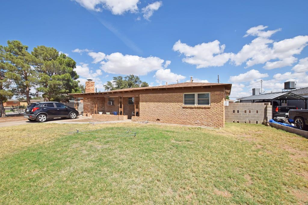 Just lowered to 159,000. This house has great bones but needs a little TLC.  The home has 2 living areas ,3 bedrooms and 1 bath. Large backyard with fence.  Good investment property. Call A Realtor and check this house out!