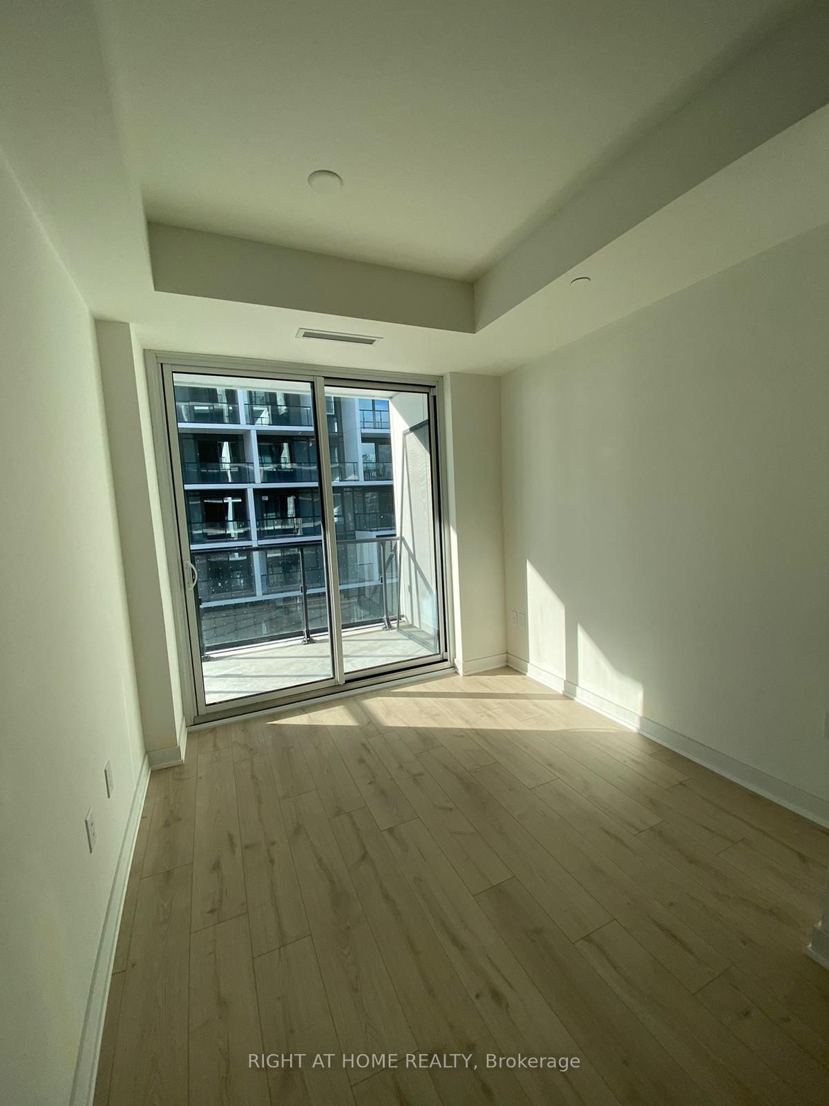 9 Tecumseth St 812