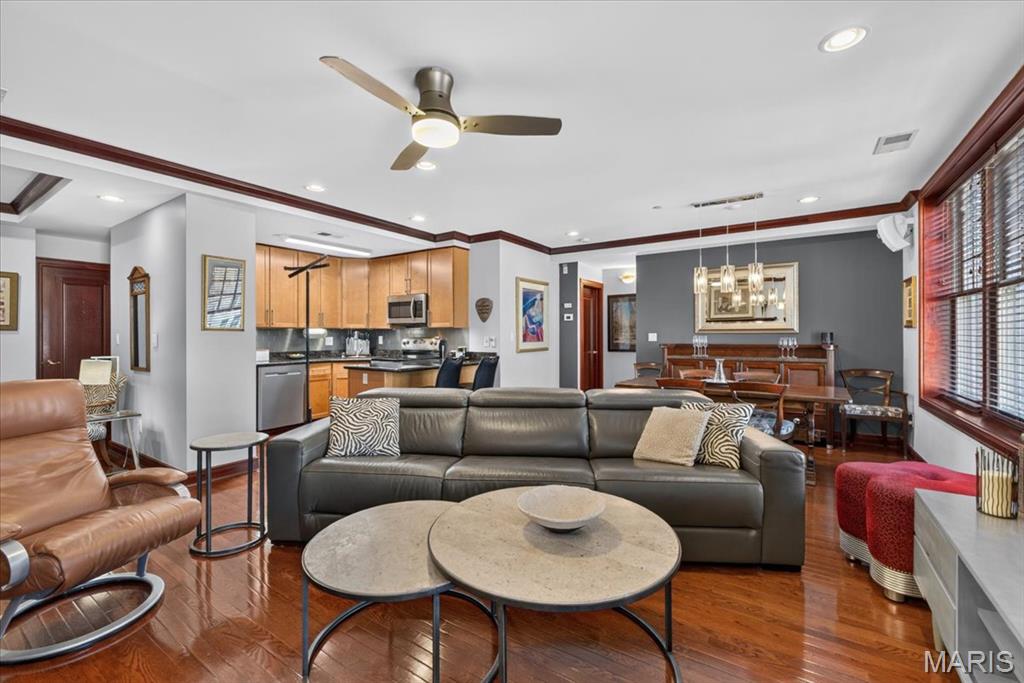 4540 Lindell Boulevard 301