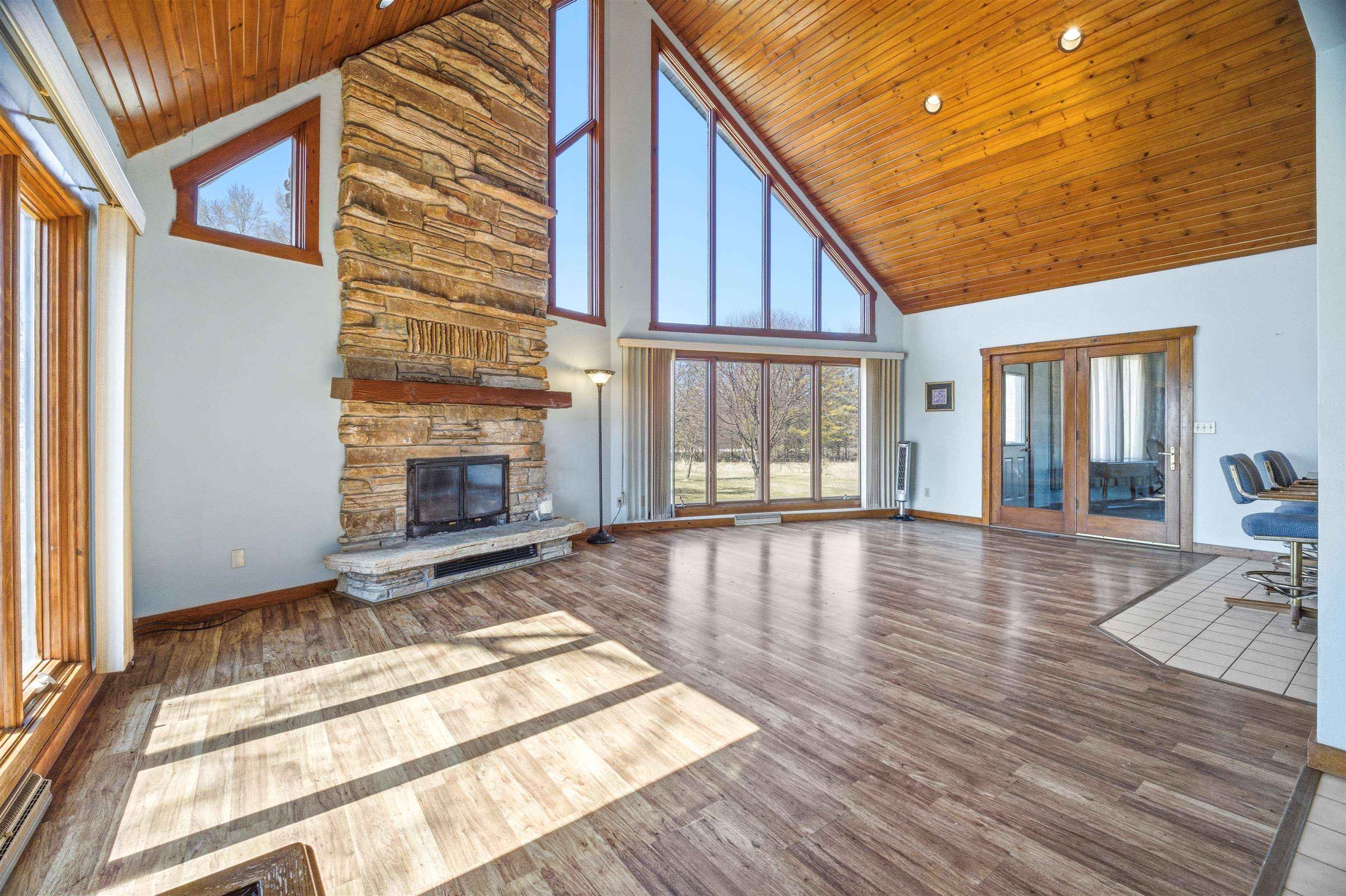 N4640 Lakeshore Drive