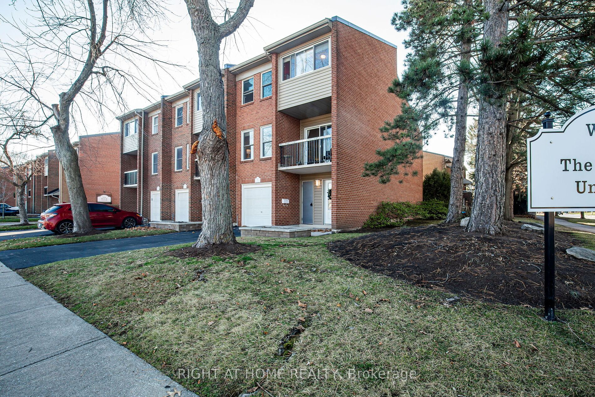 1380 Hampton St 1