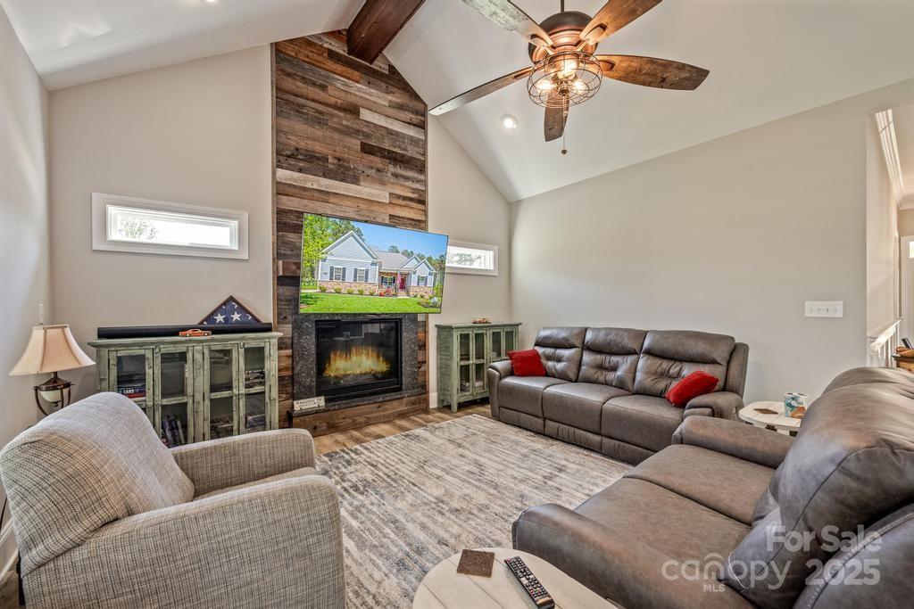 4594 N Wynswept Drive