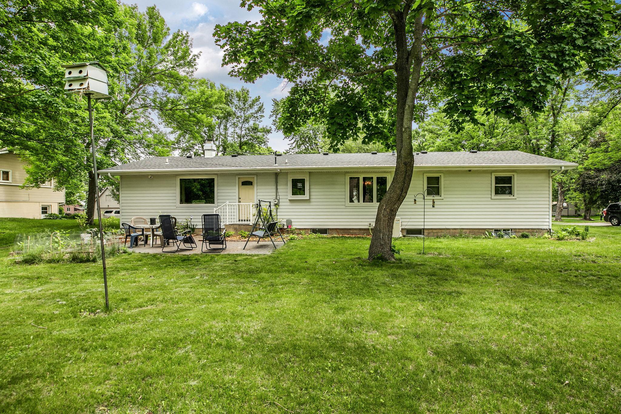 940 Hamlet Drive N