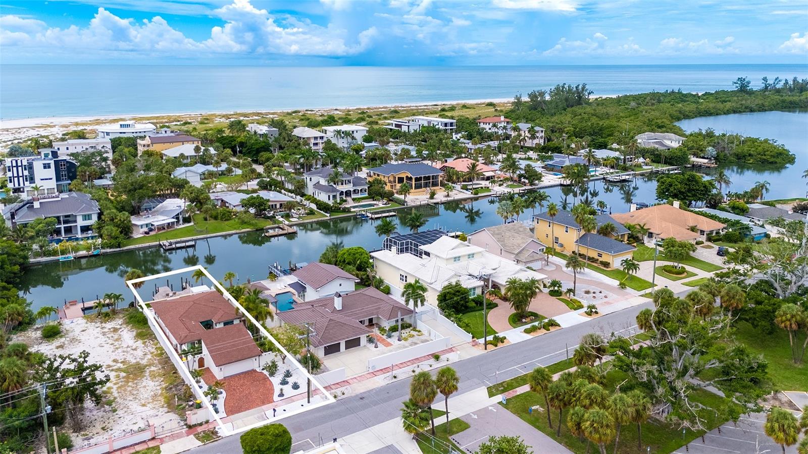 556 N Washington Drive, Sarasota, FL