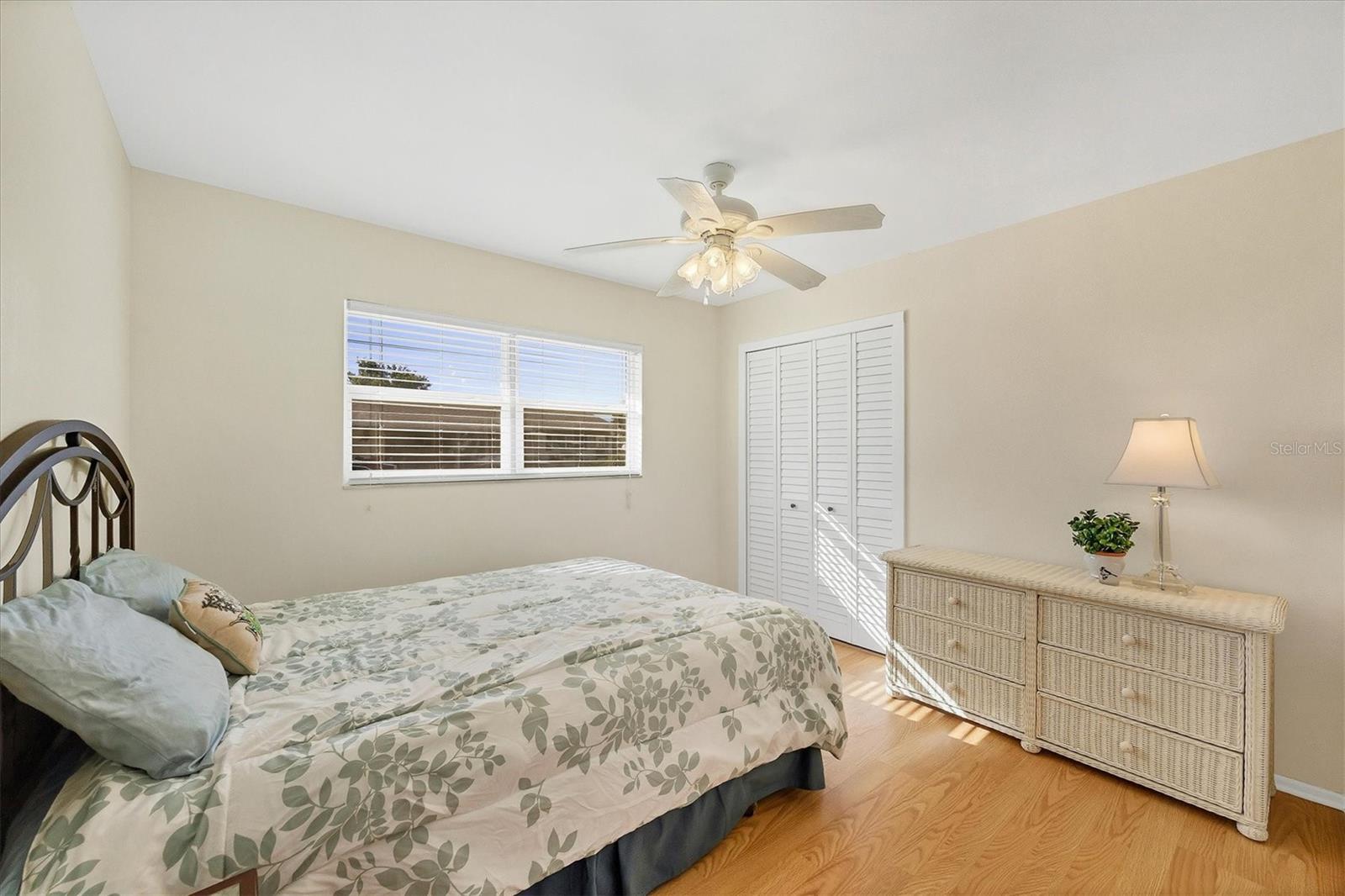 390 301 Boulevard W 27C