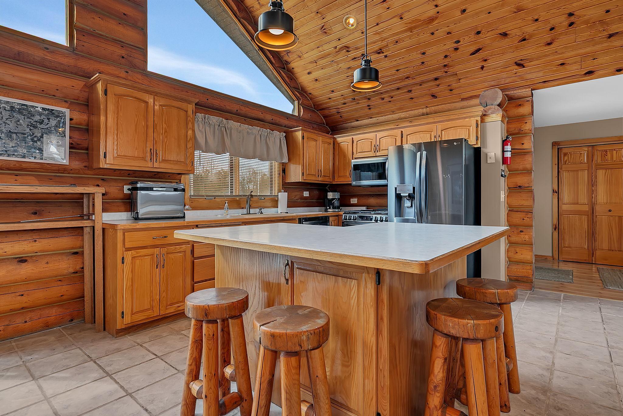 20368 Edgehill Circle