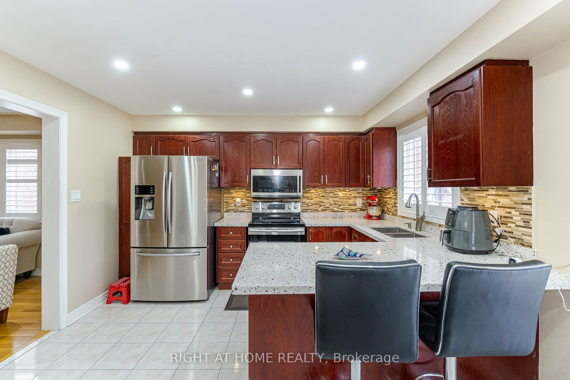 811 Othello Crt