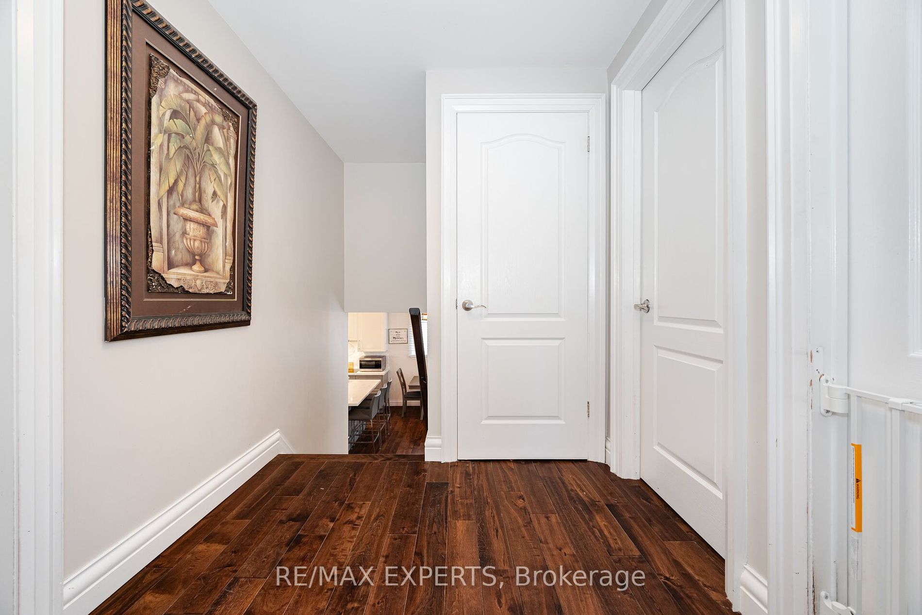 92 Ambleside Dr