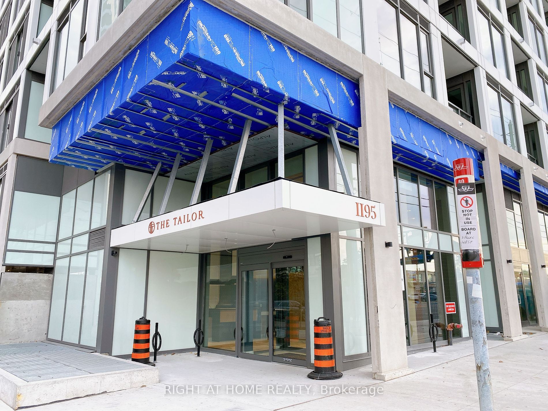 1195 The Queensway 101