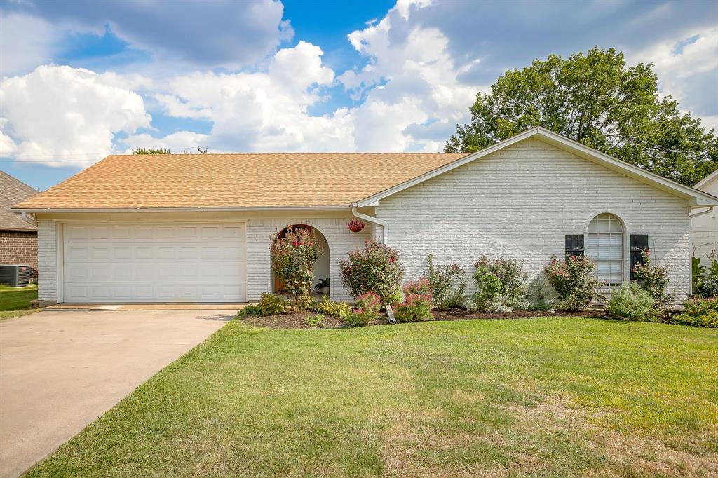 Welcome to 1512 Timberline Drive, a beautiful home in the heart of Benbrook. This spacious property offers an open floor plan with abundant natural light, perfect for both entertaining and everyday living. The kitchen features modern updates, ample storage, and easy access to the dining and living areas. Outside, you’ll enjoy a large backyard, ideal for relaxing or hosting gatherings. Conveniently located near parks, schools, shopping, and major highways, this home combines comfort and convenience in a desirable neighborhood.