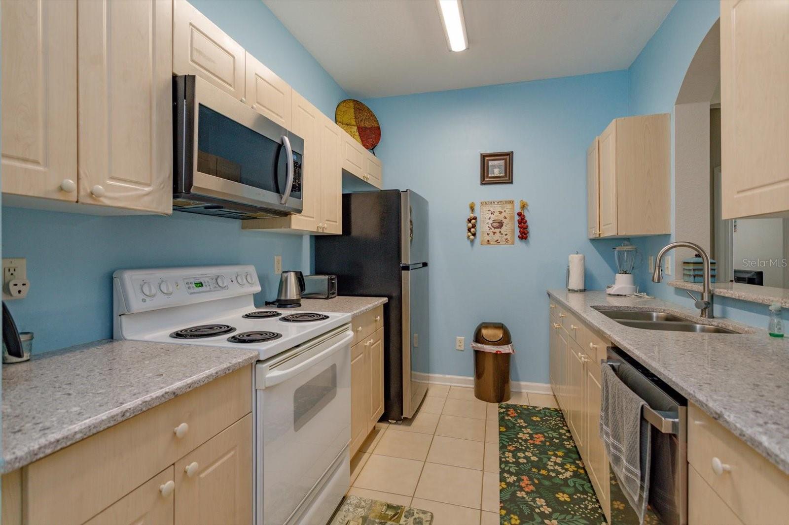 2302 Silver Palm Dr 204