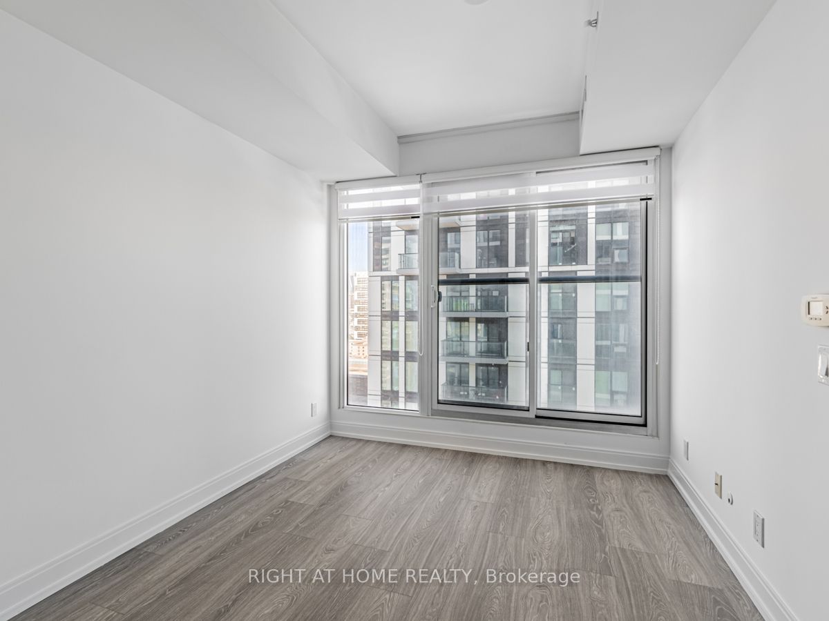 181 E Dundas St 2715