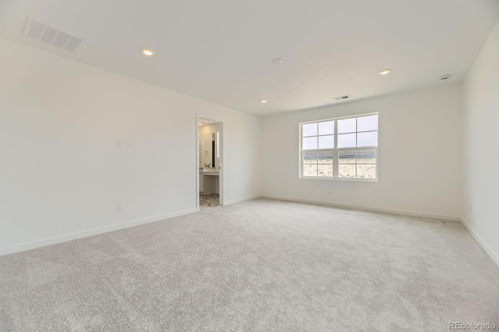 10976 Snowdon Street