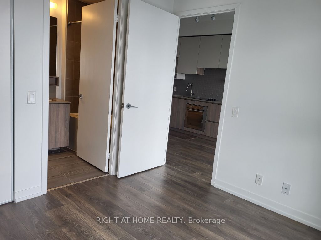 950 Portage Pkwy 3907