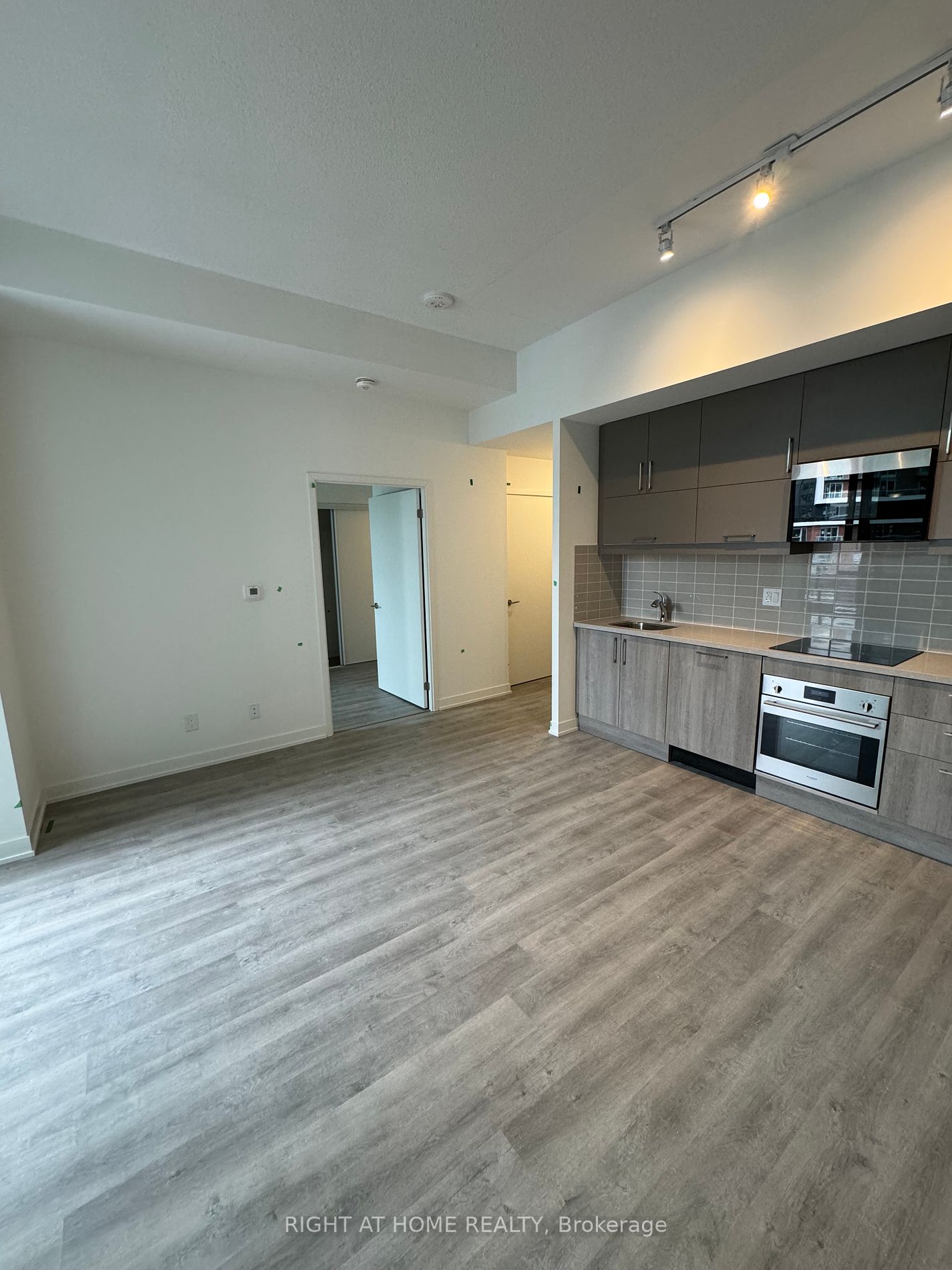 8119 N Birchmount Rd A1405