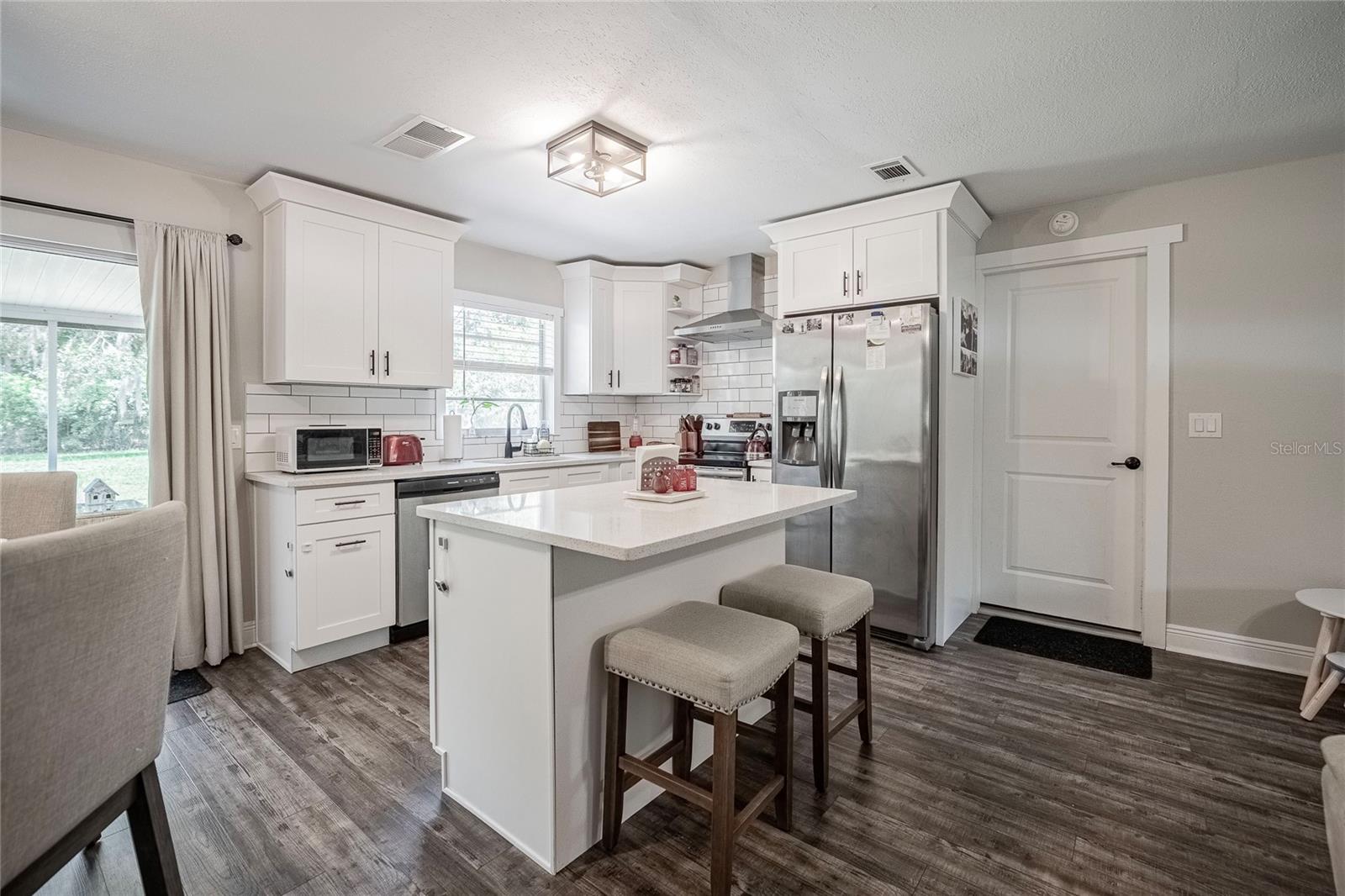 7 E Grove Avenue