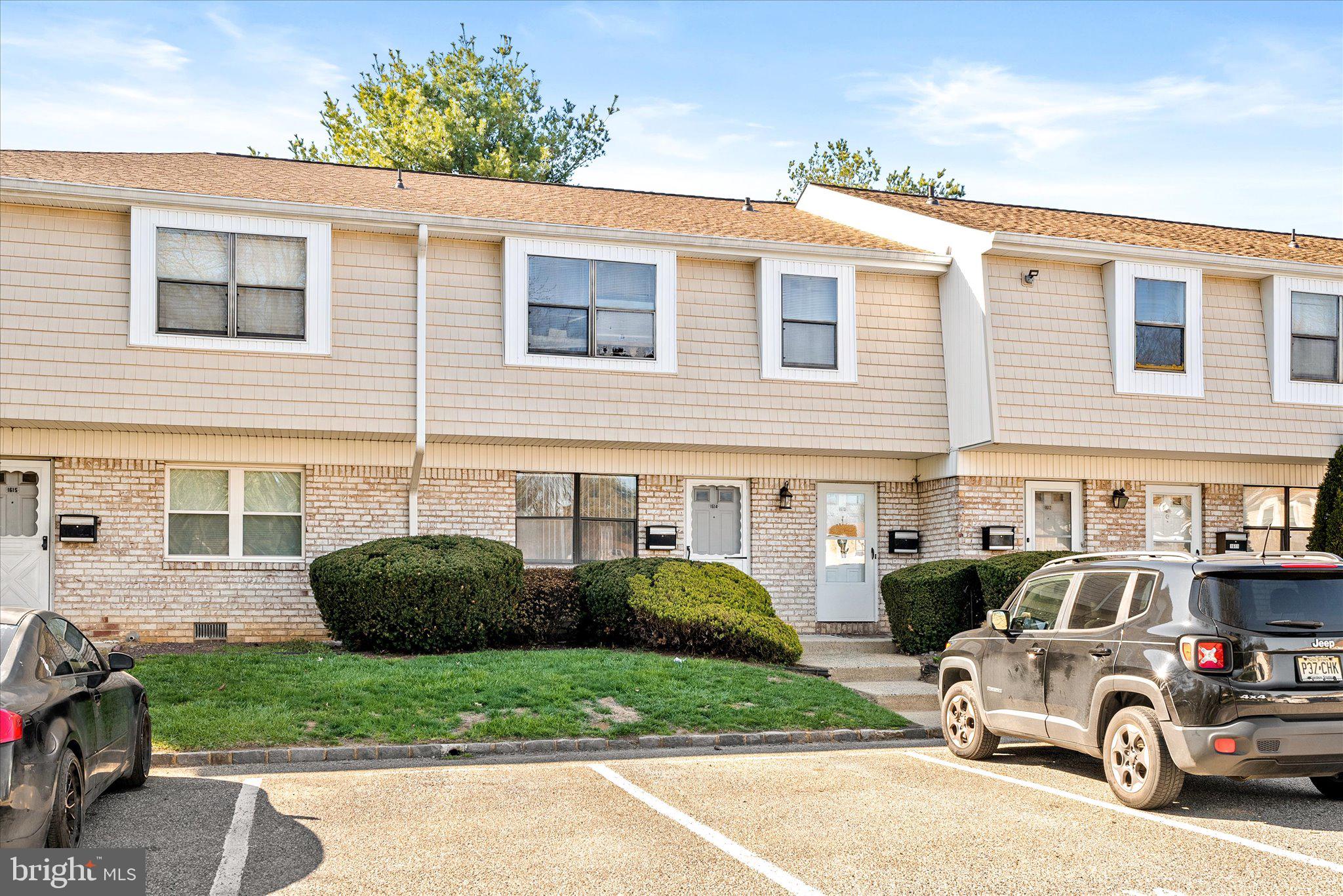 1614 Silver Ct  