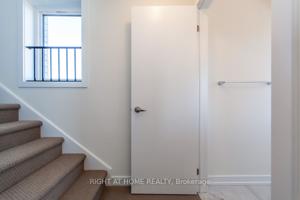 160 Densmore Rd 2104