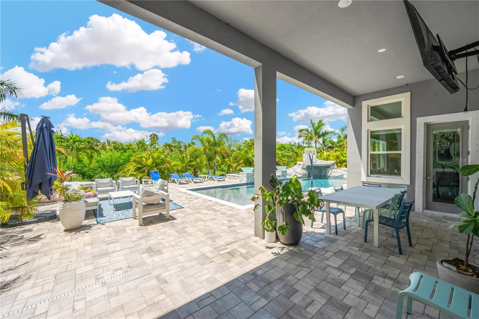 832 Manns Harbor Drive