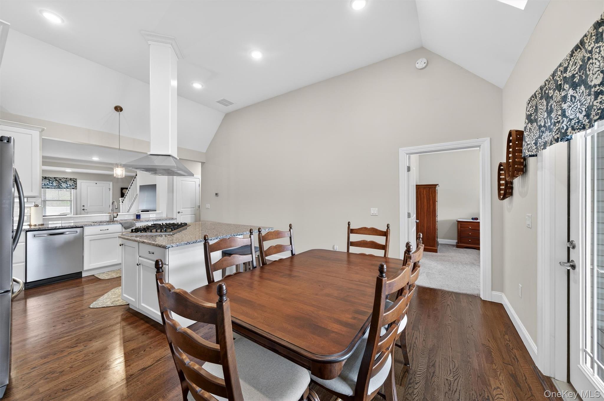 4 Strasser Place