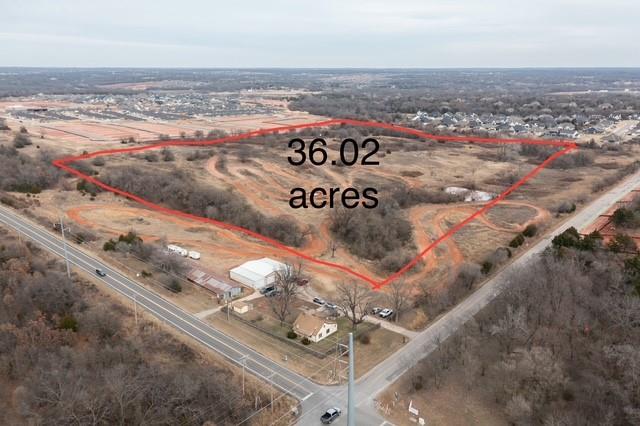 We are pleased to offer approximately 36.02 acres for sale in a rapidly expanding area ofnortheast Edmond, Oklahoma. The property is strategically positioned one mile east ofInterstate 35 off Danforth Road, providing strong regional access while remaining embeddedwithin an established and growing residential area. This offering represents a compellingopportunity to acquire a well-located, residential development site in one of Edmond’sstrongest growth areas, supported by expanding retail, new schools, existing infrastructure,and excellent access to Interstate 35.A key advantage of the property is that water and sewer utilities are already on site, significantly reducingdevelopment timelines, upfront capital requirements, and entitlement risk when compared to competingland opportunities in the market.