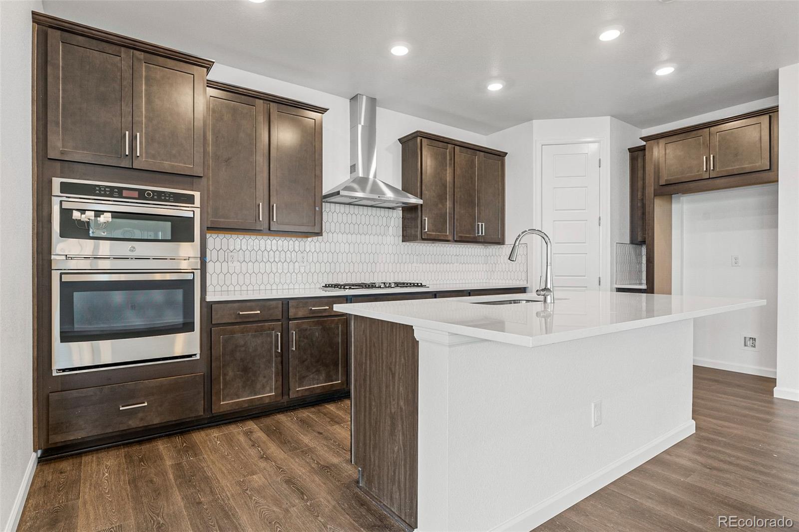 8844 Whiteclover Street