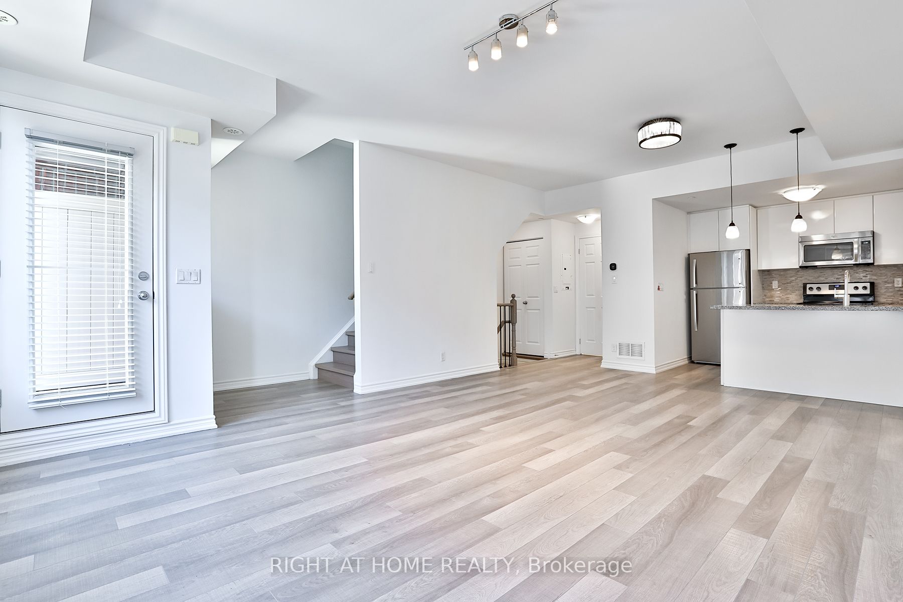 20 Carnation Ave 51