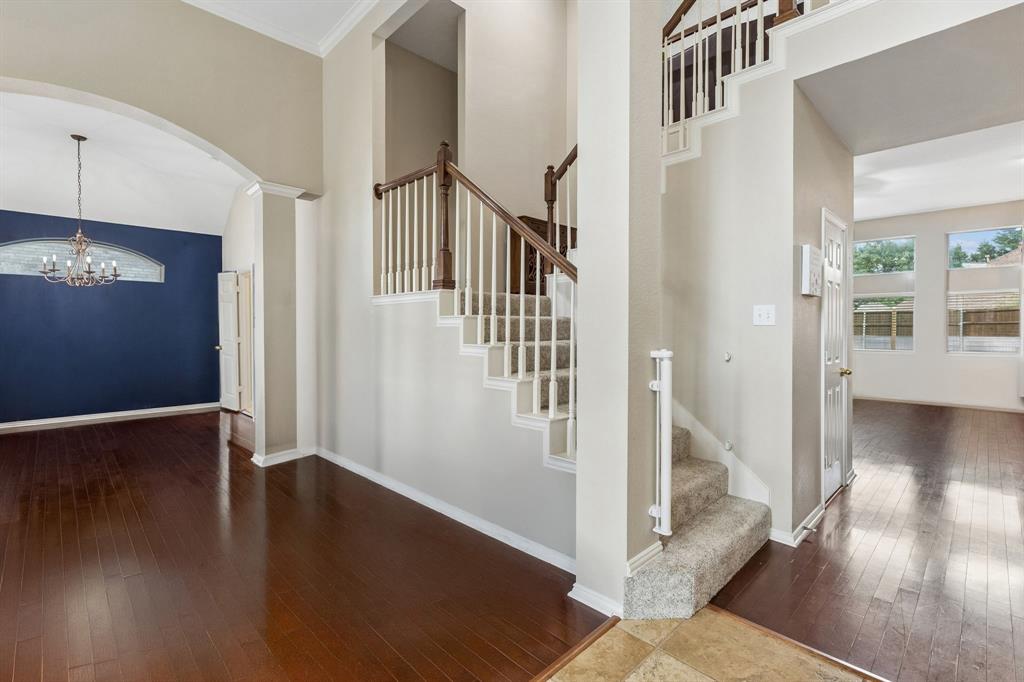 1105 Easton Lane