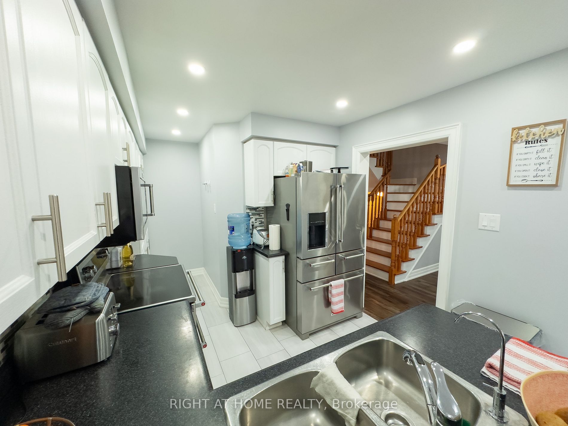 30 Pauline Cres 6