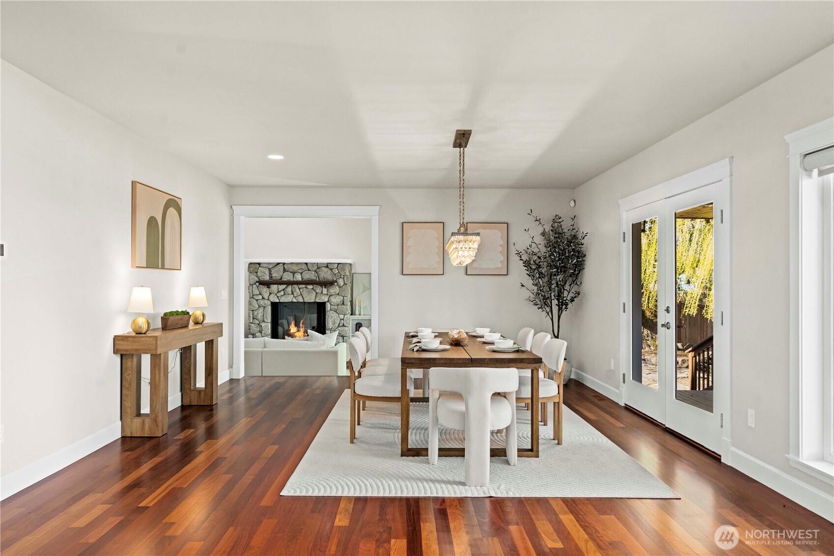 11028 E Riverside Drive