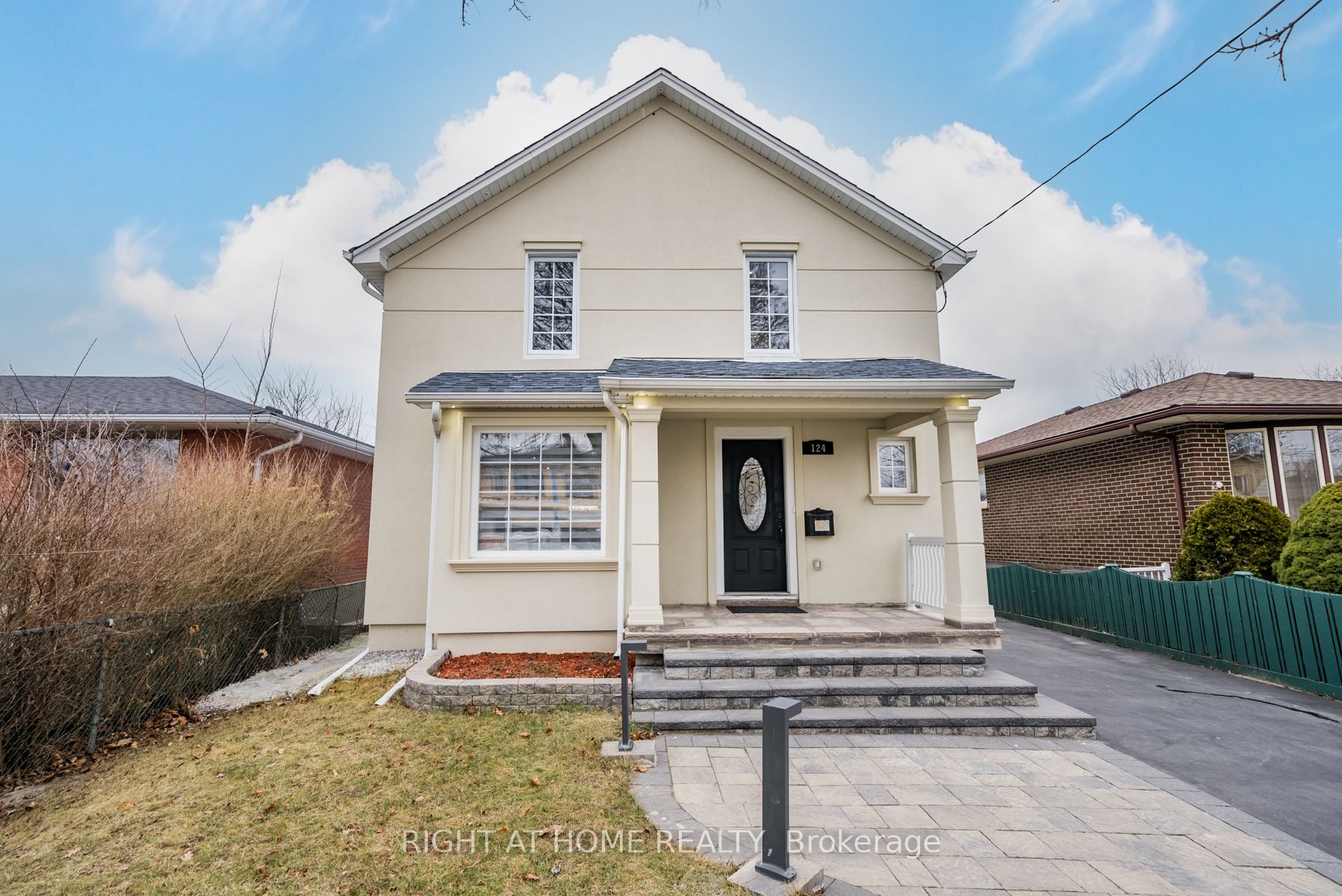 124 Guelph St
