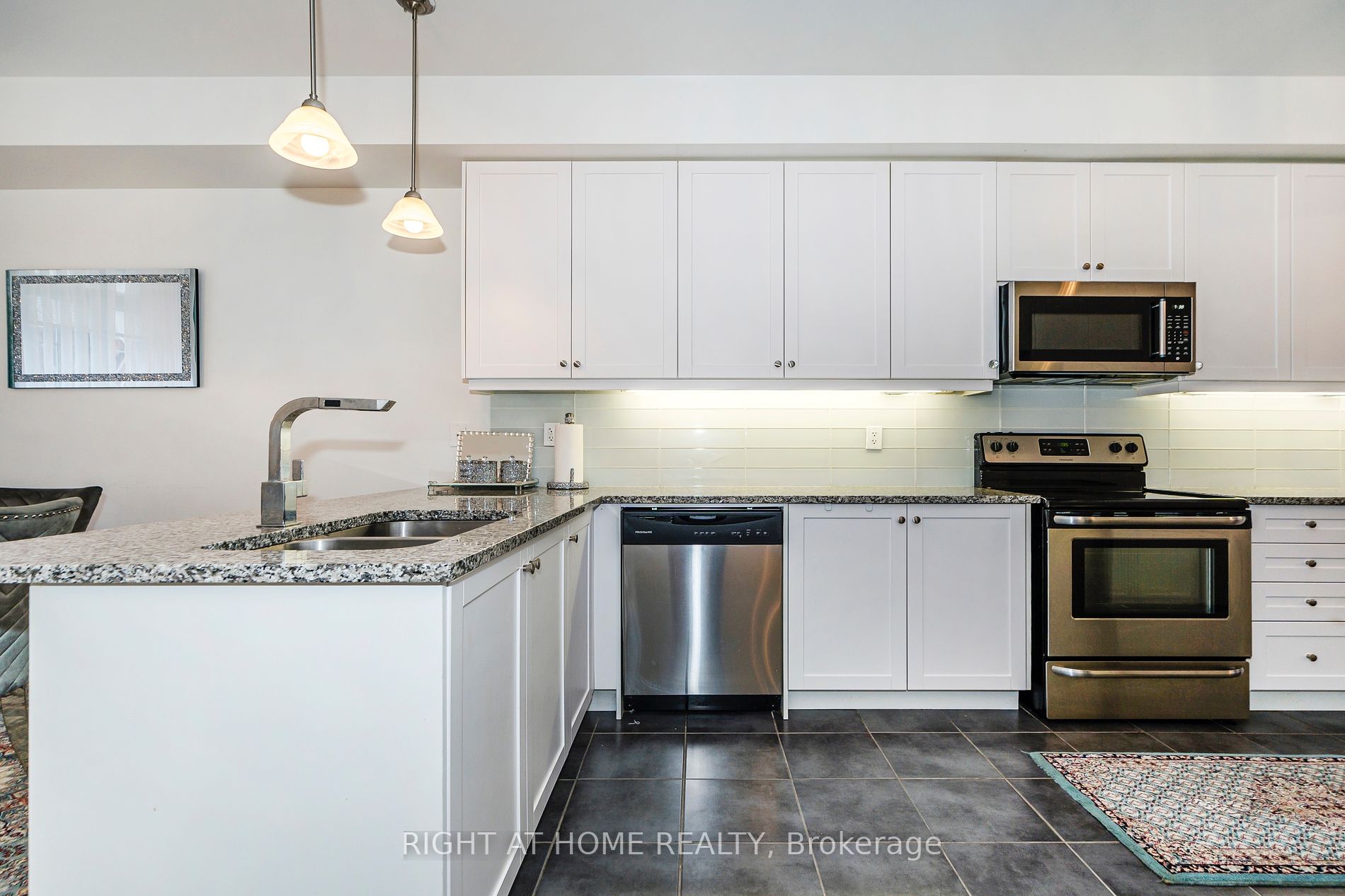 218 Appleton Crt