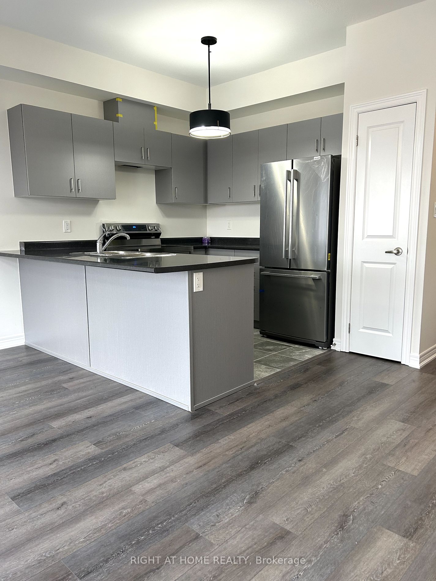 148 Aquasanta Cres